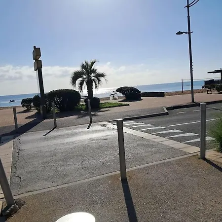 Pieds Dans L'eau - - Acapulco * Fréjus